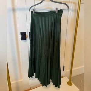 Elegant Green Pleated Skirt